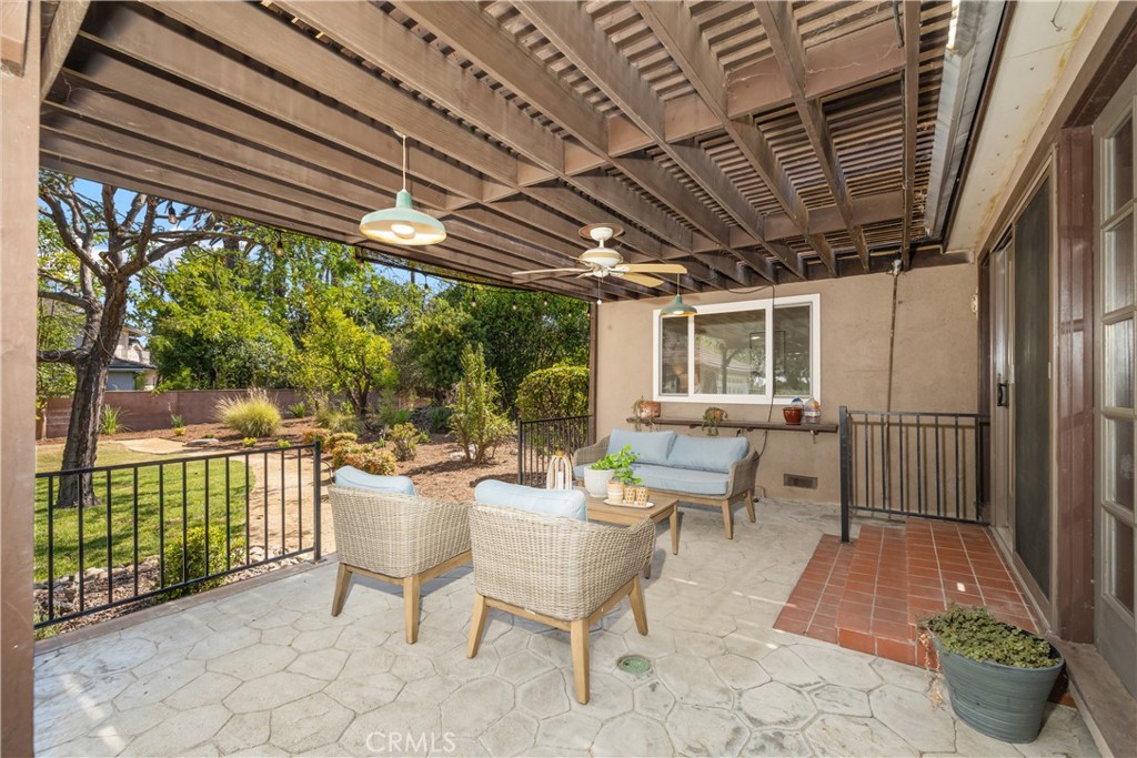 166 W Las Flores Avenue