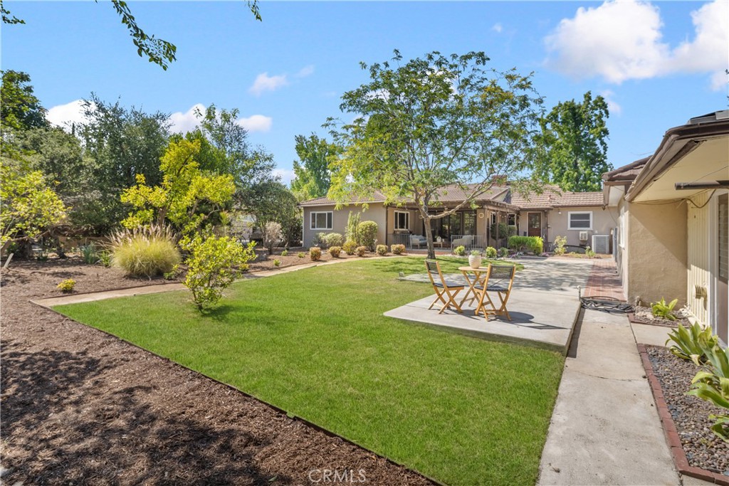 166 W Las Flores Avenue