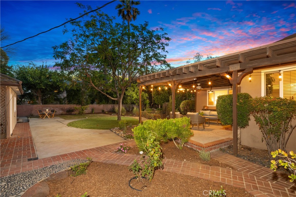 166 W Las Flores Avenue