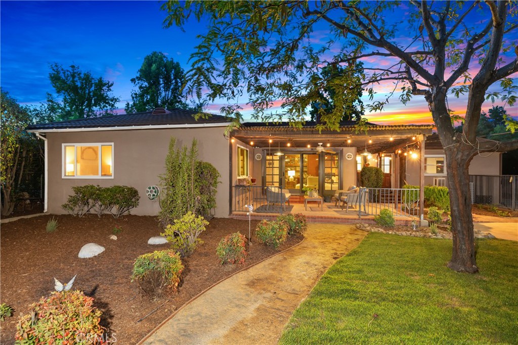 166 W Las Flores Avenue