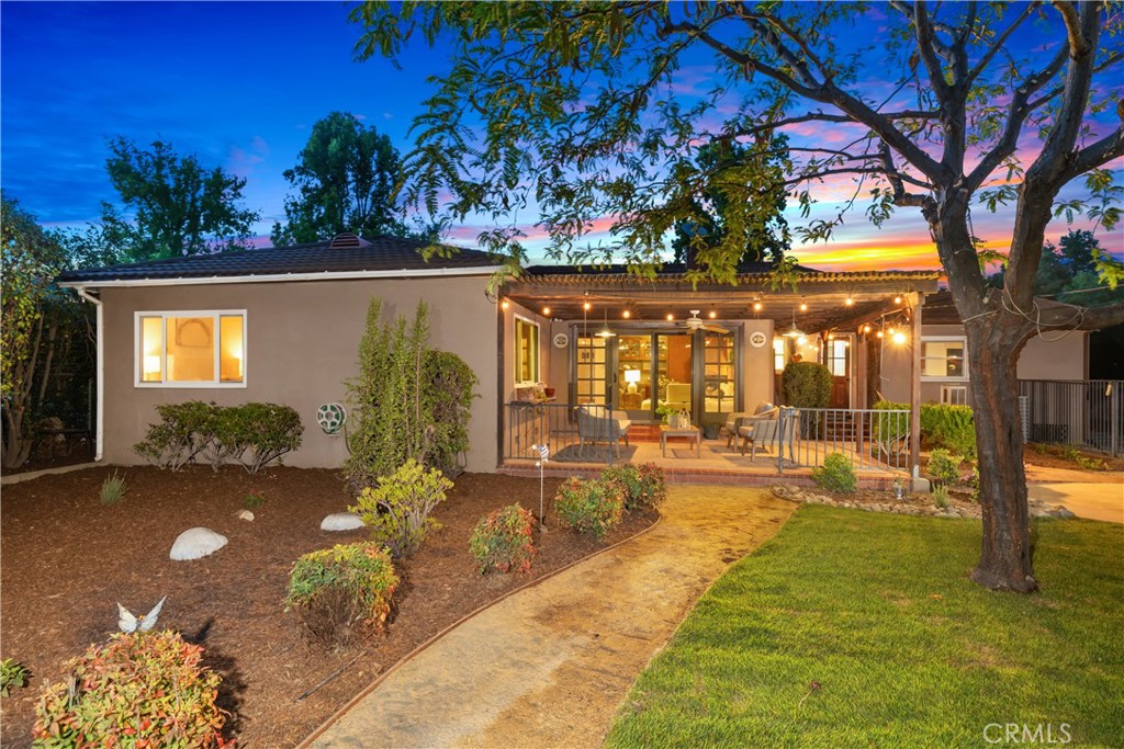 166 W Las Flores Avenue