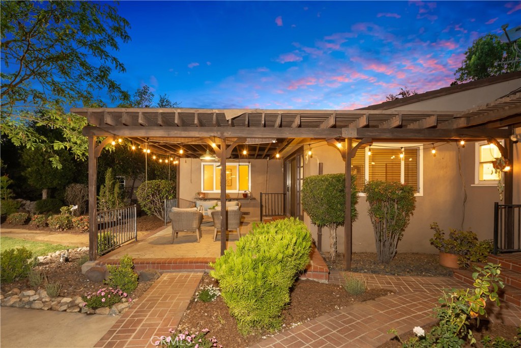 166 W Las Flores Avenue