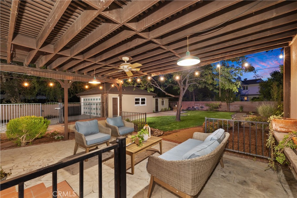 166 W Las Flores Avenue