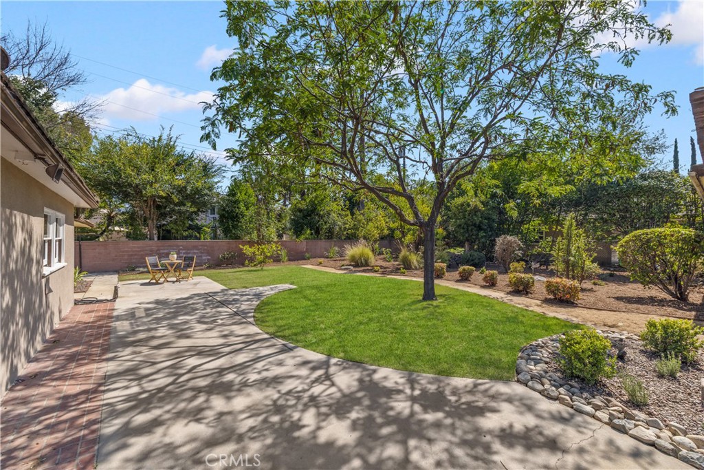 166 W Las Flores Avenue