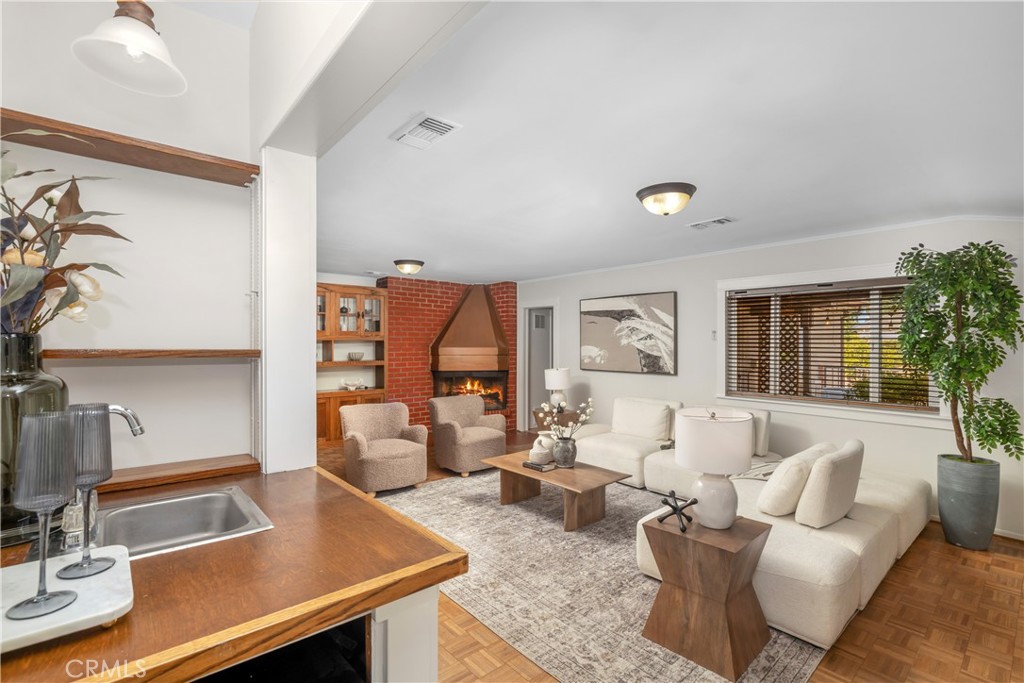 166 W Las Flores Avenue