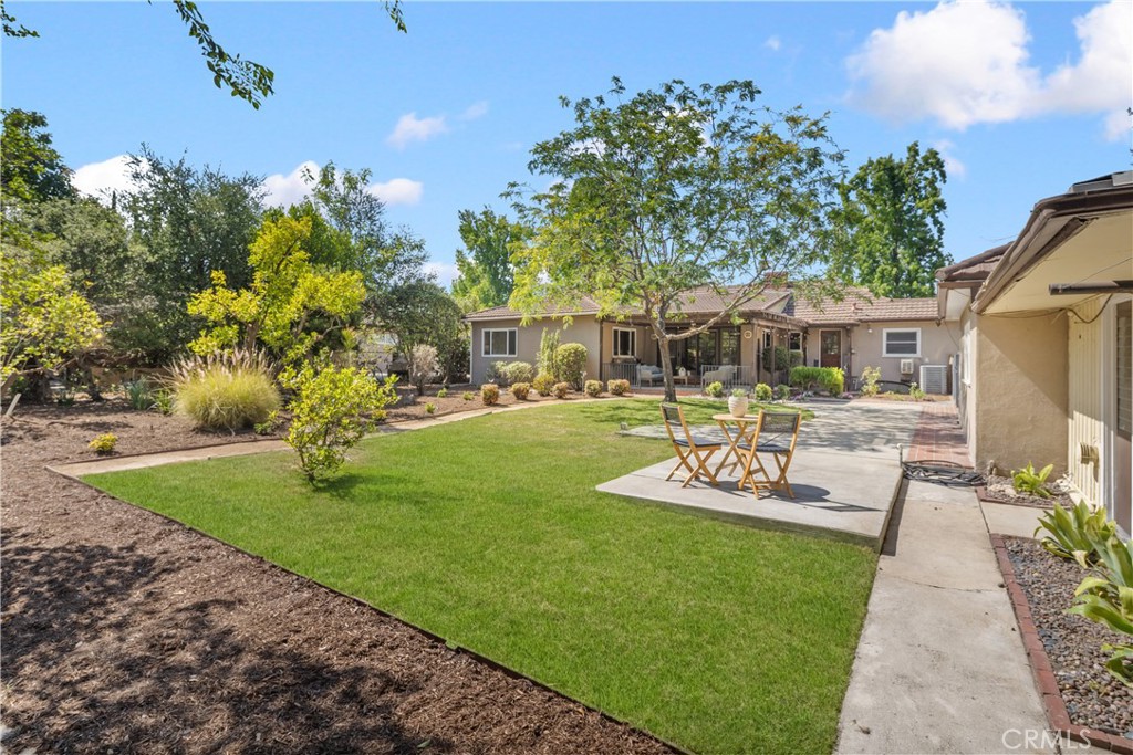166 W Las Flores Avenue
