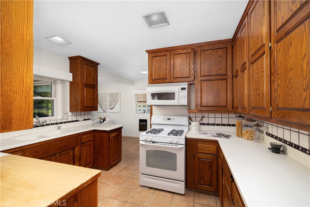 166 W Las Flores Avenue