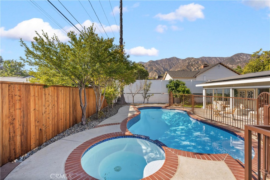 1255 Hastings Ranch Drive