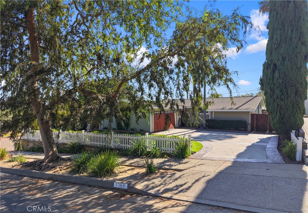 1255 Hastings Ranch Drive