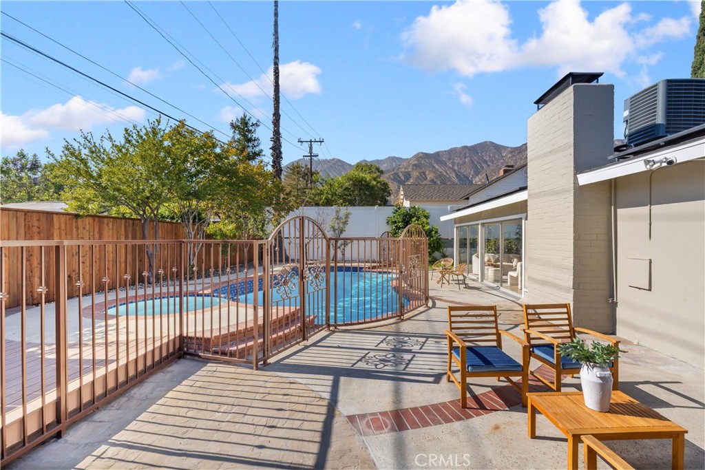 1255 Hastings Ranch Drive