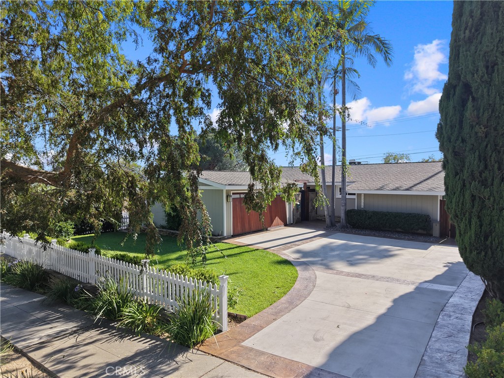 1255 Hastings Ranch Drive