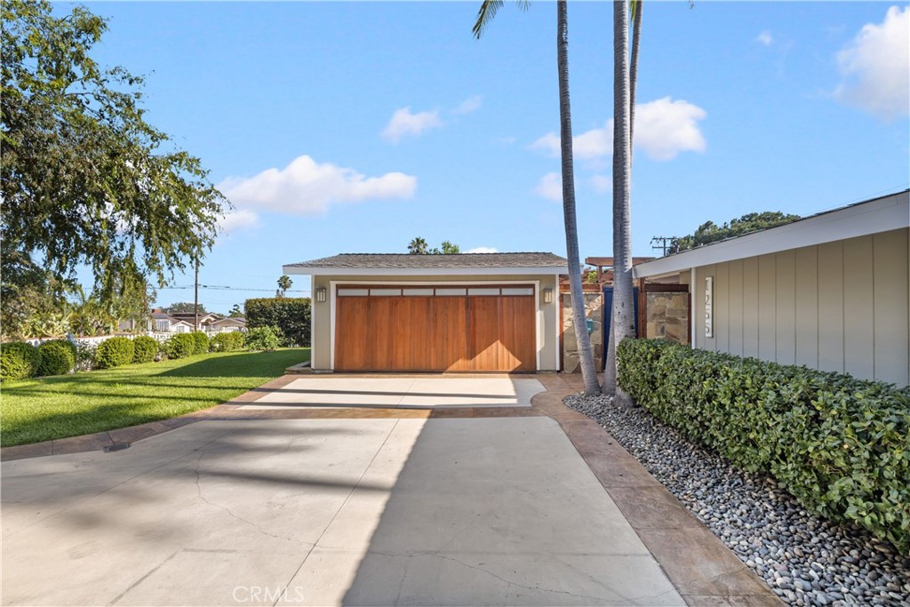 1255 Hastings Ranch Drive
