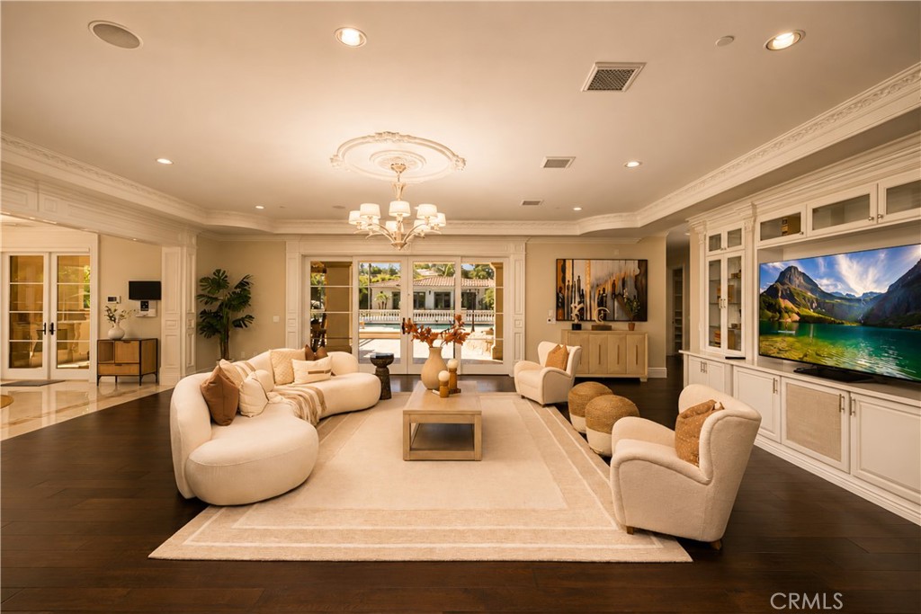 251 Longley Way