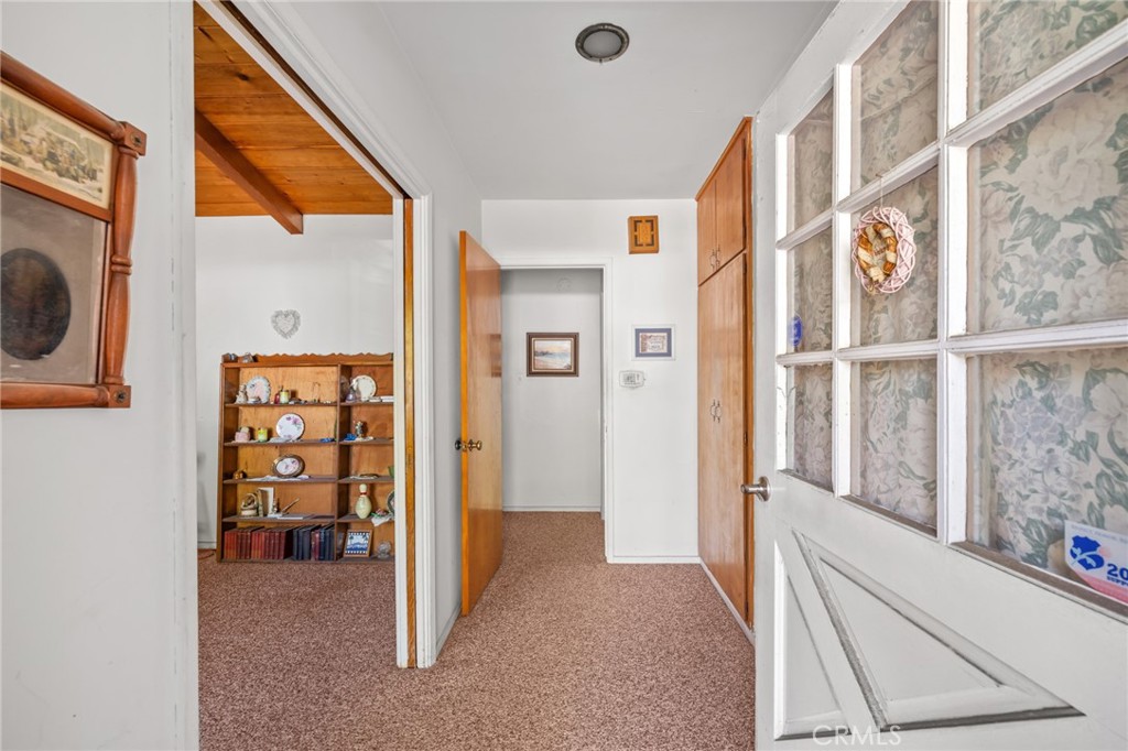 1121 Highland Oaks Drive