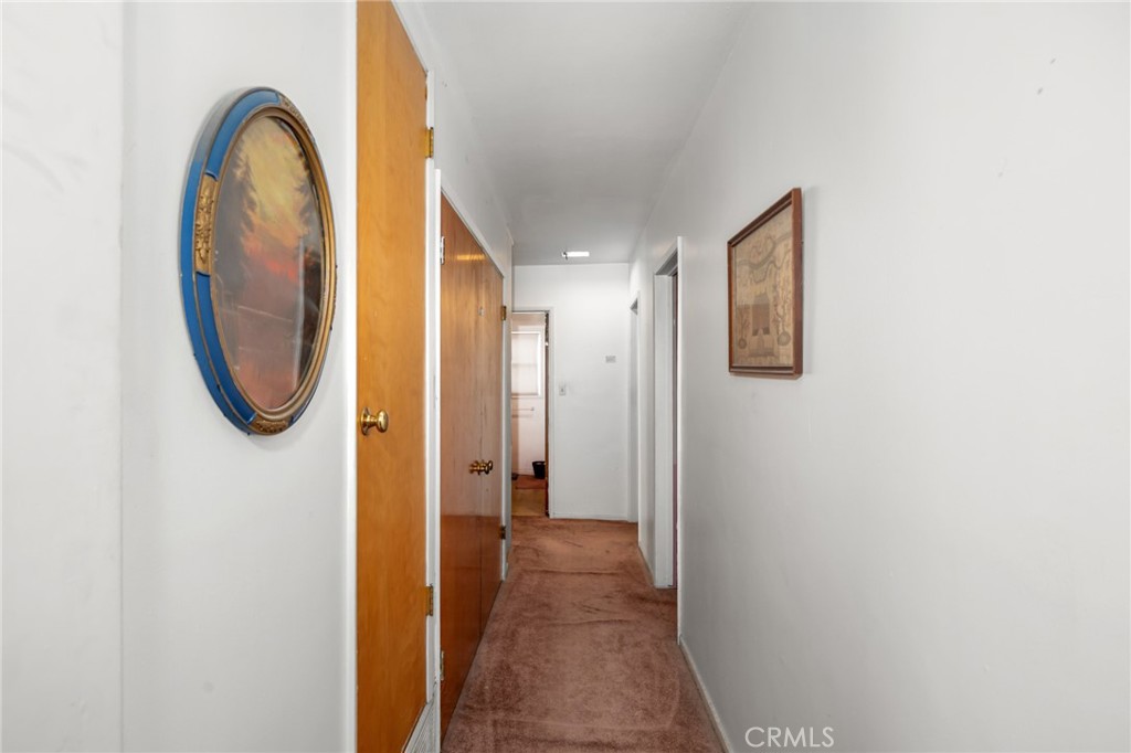 1121 Highland Oaks Drive