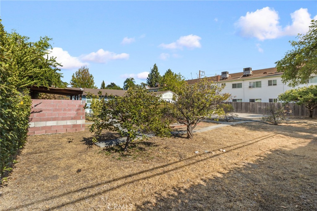 1121 Highland Oaks Drive