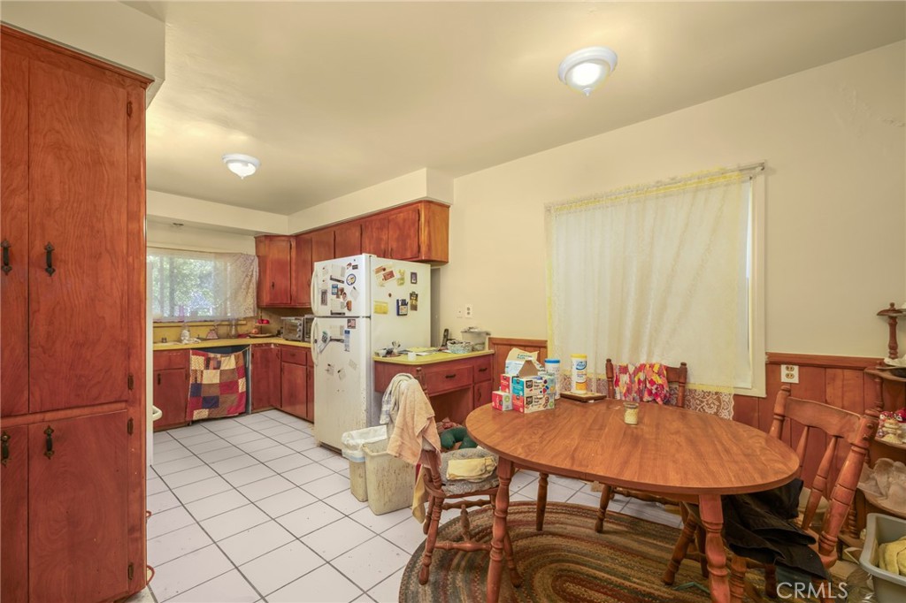 1121 Highland Oaks Drive