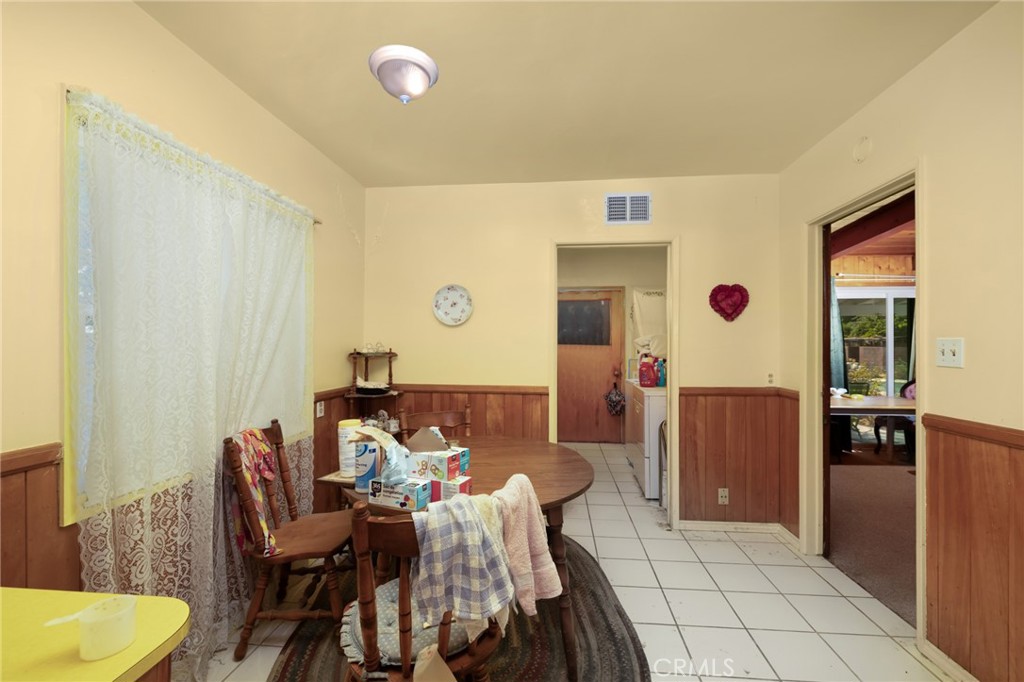 1121 Highland Oaks Drive