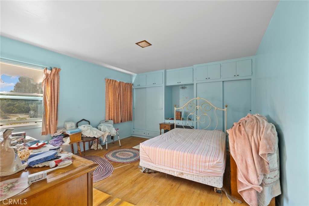 1121 Highland Oaks Drive