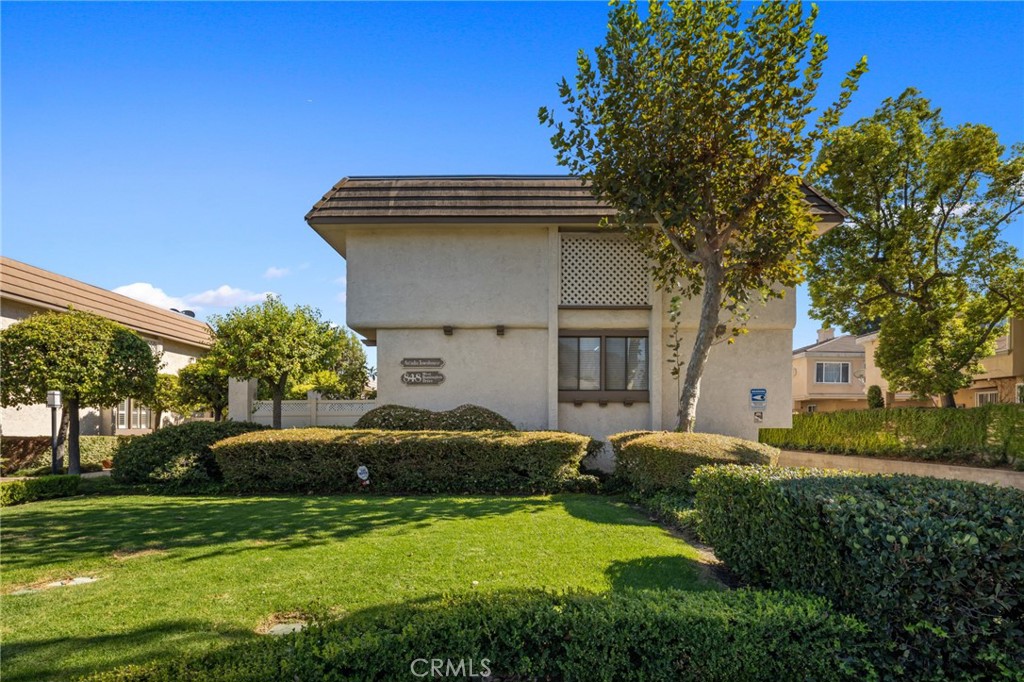 848 W Huntington Drive 18