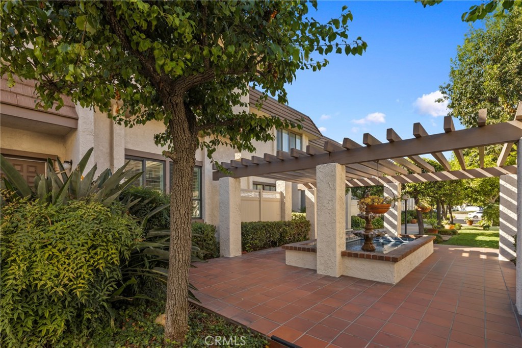 848 W Huntington Drive 18