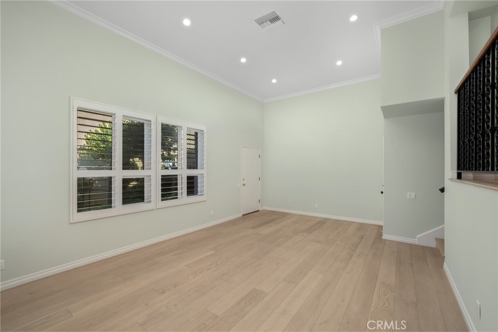 848 W Huntington Drive 18