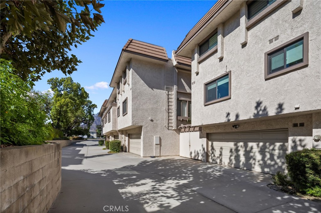 848 W Huntington Drive 18