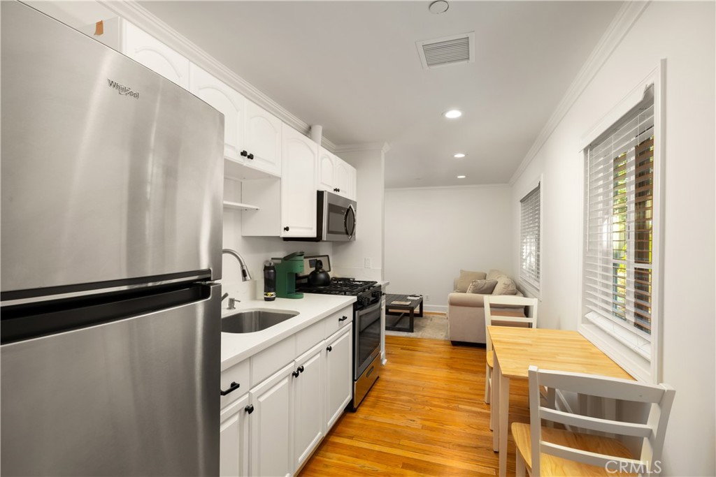 302 Highland Place