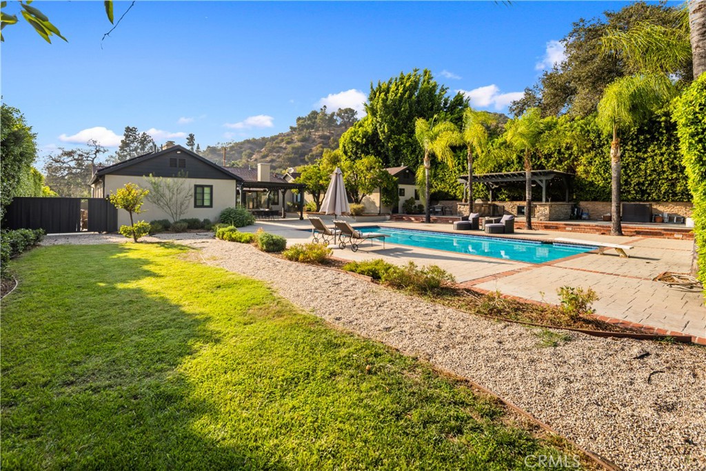 302 Highland Place