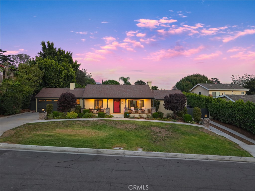 302 Highland Place