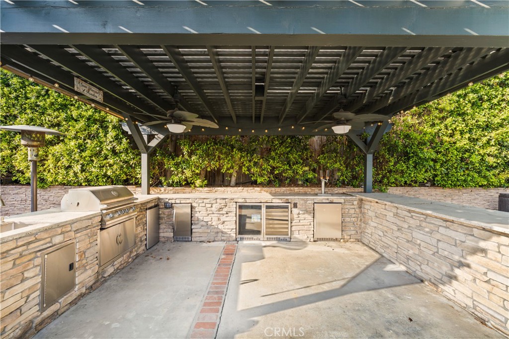 302 Highland Place