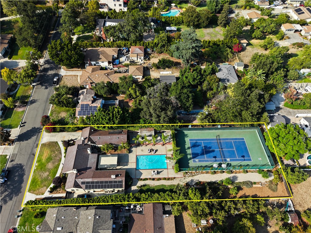 302 Highland Place