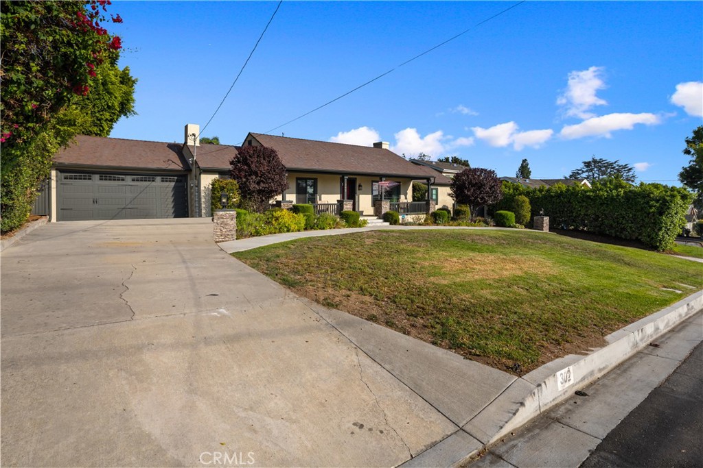 302 Highland Place