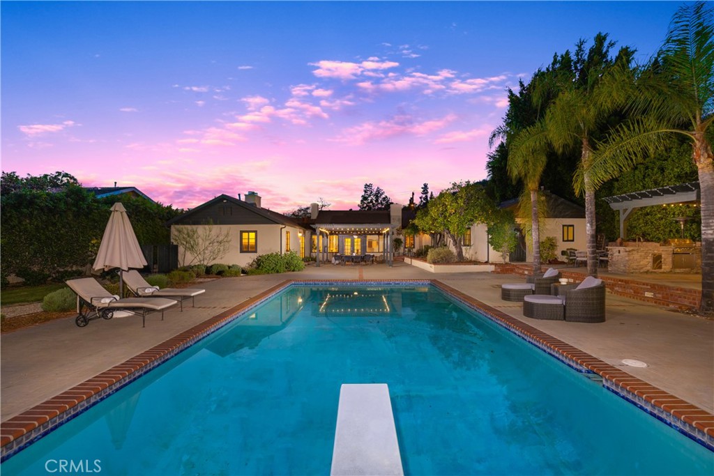 302 Highland Place