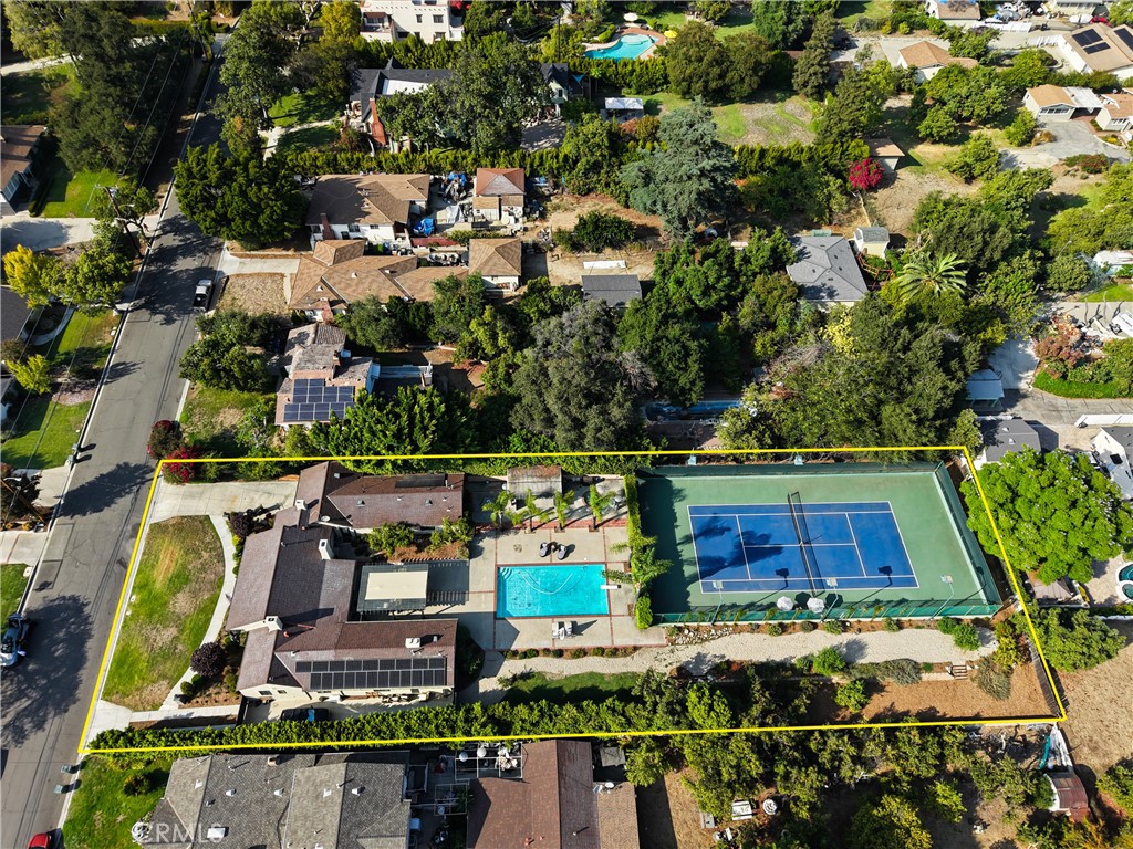 302 Highland Place