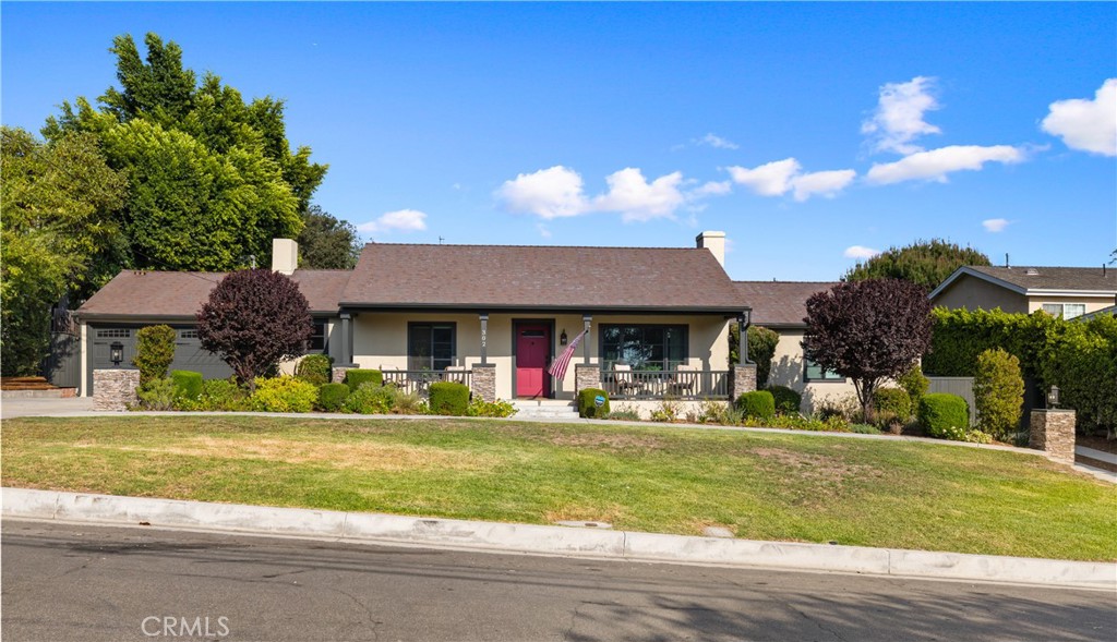 302 Highland Place