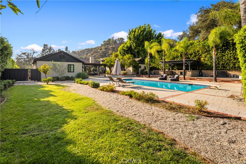 302 Highland Place