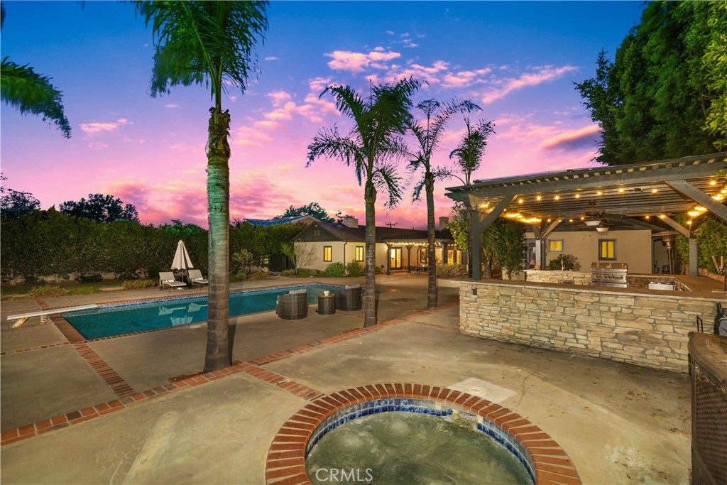 302 Highland Place