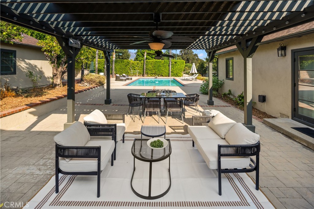 302 Highland Place