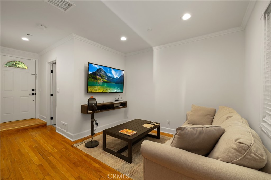302 Highland Place