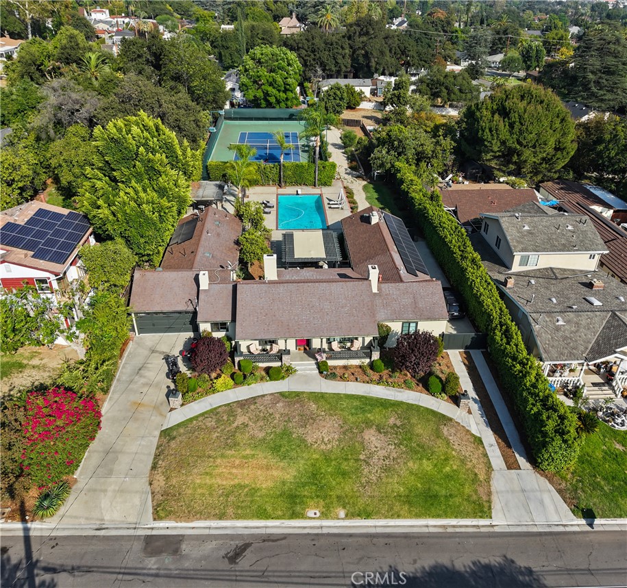 302 Highland Place