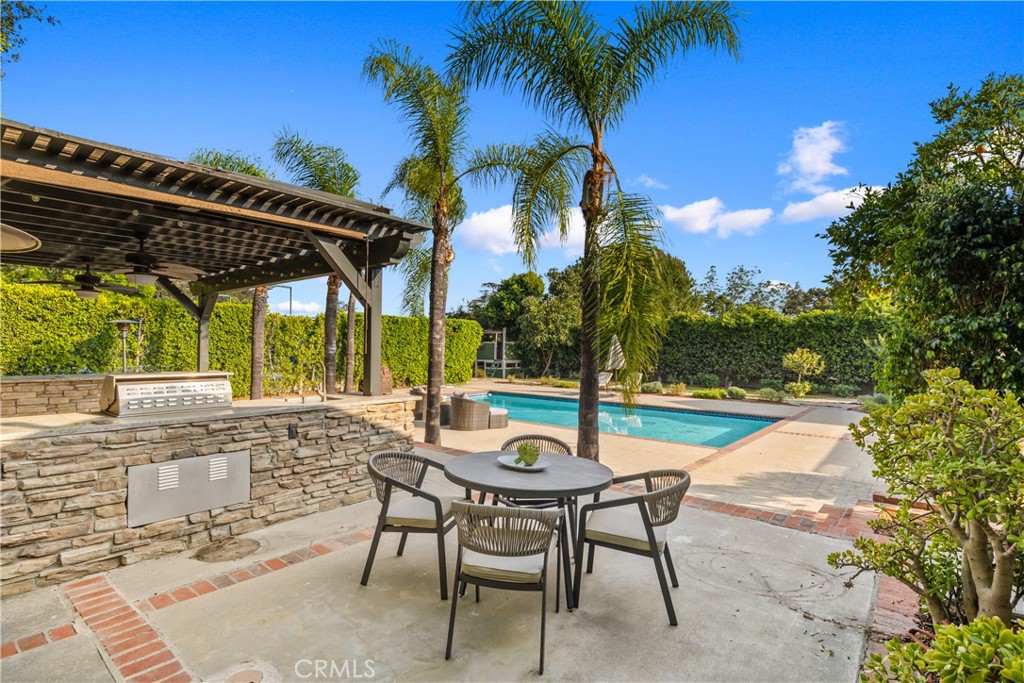 302 Highland Place