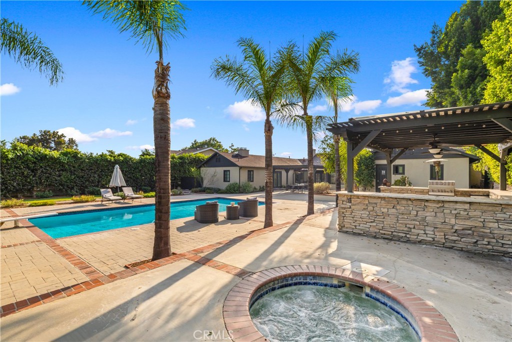 302 Highland Place