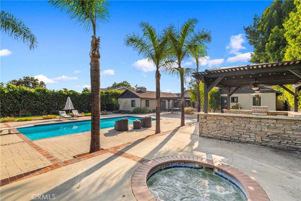 302 Highland Place