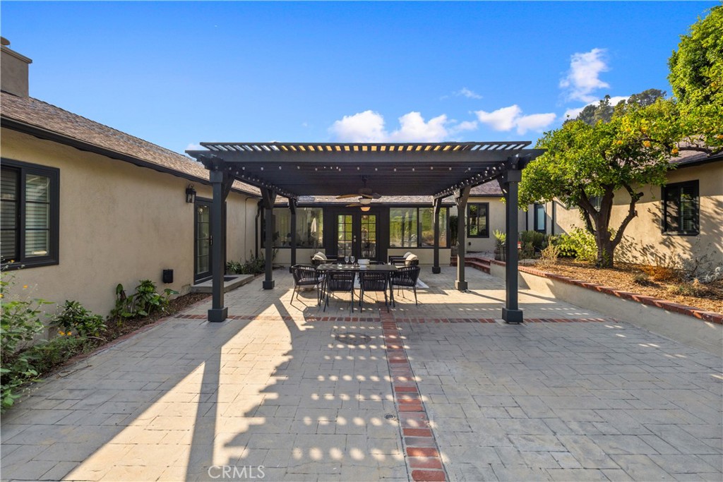 302 Highland Place