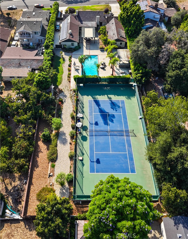 302 Highland Place