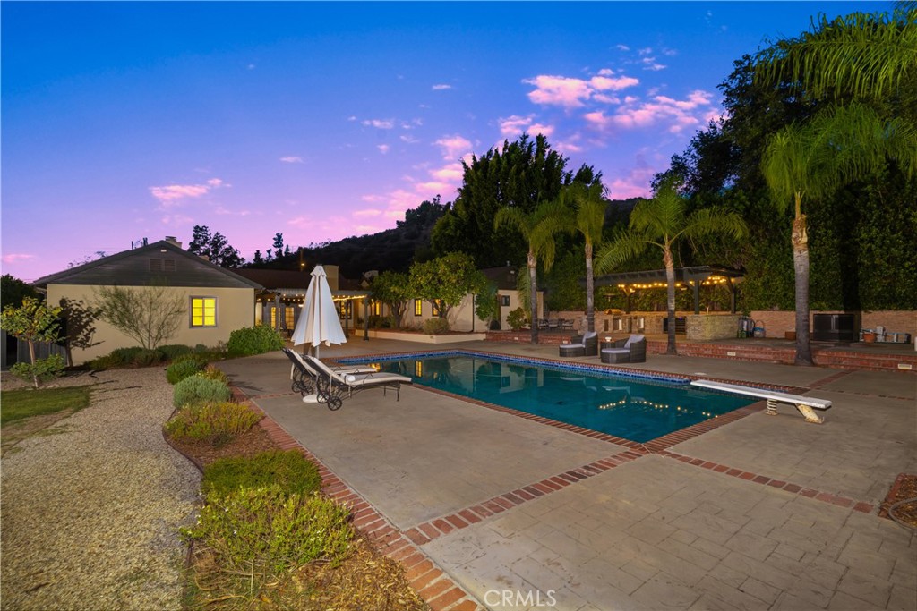 302 Highland Place