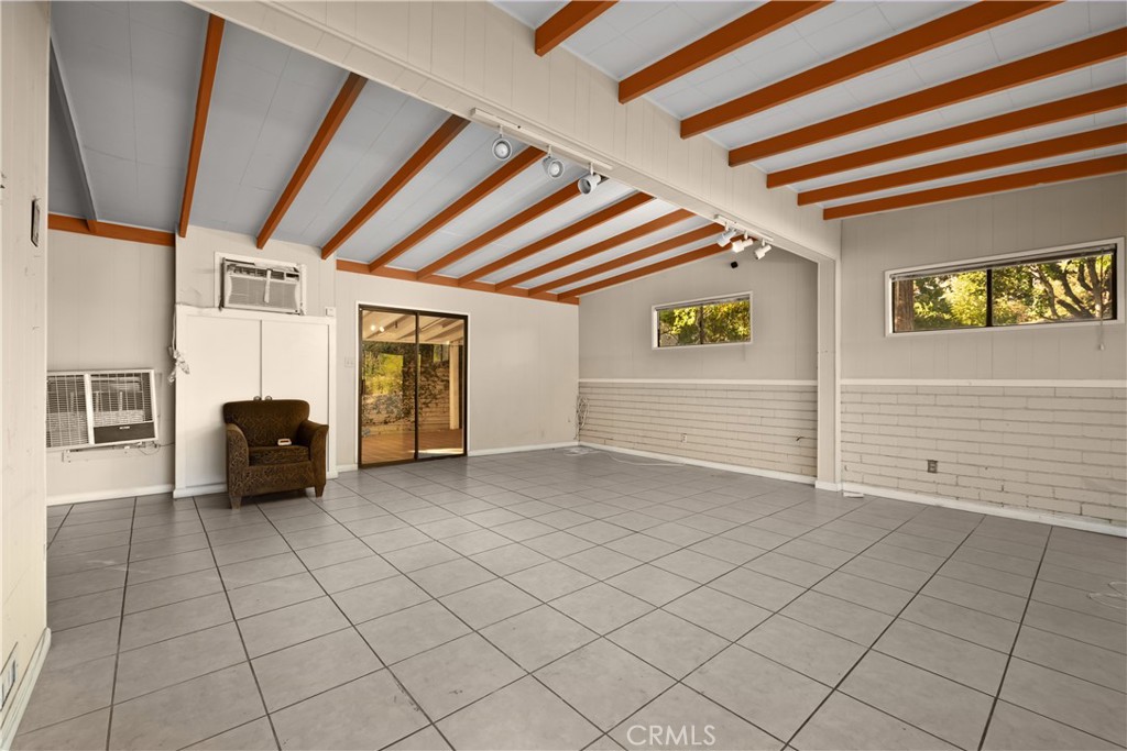 595 Rim Road