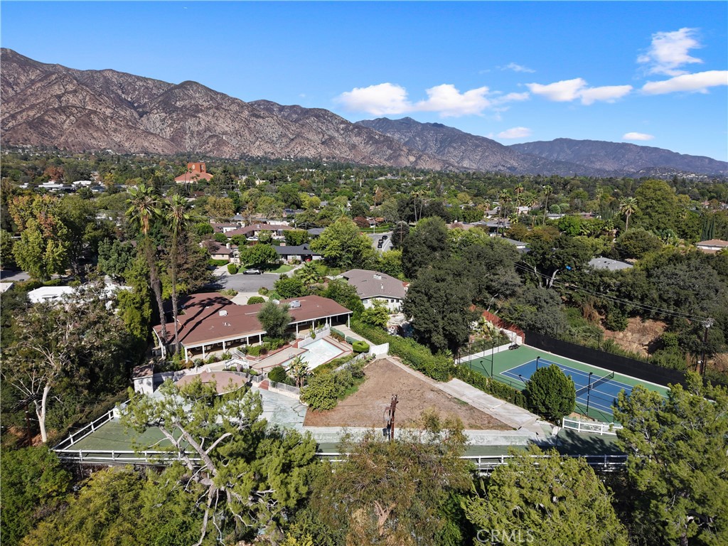 595 Rim Road