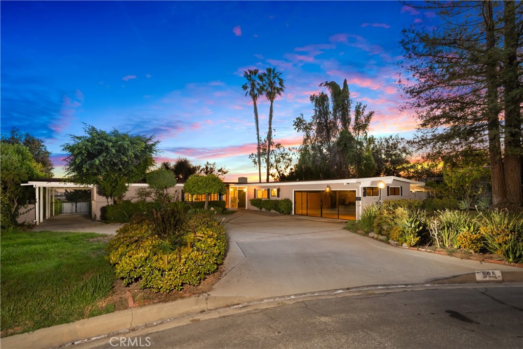 595 Rim Road